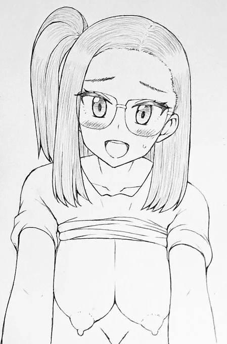 おっぱいを大きく、眼鏡を追加してみました。 