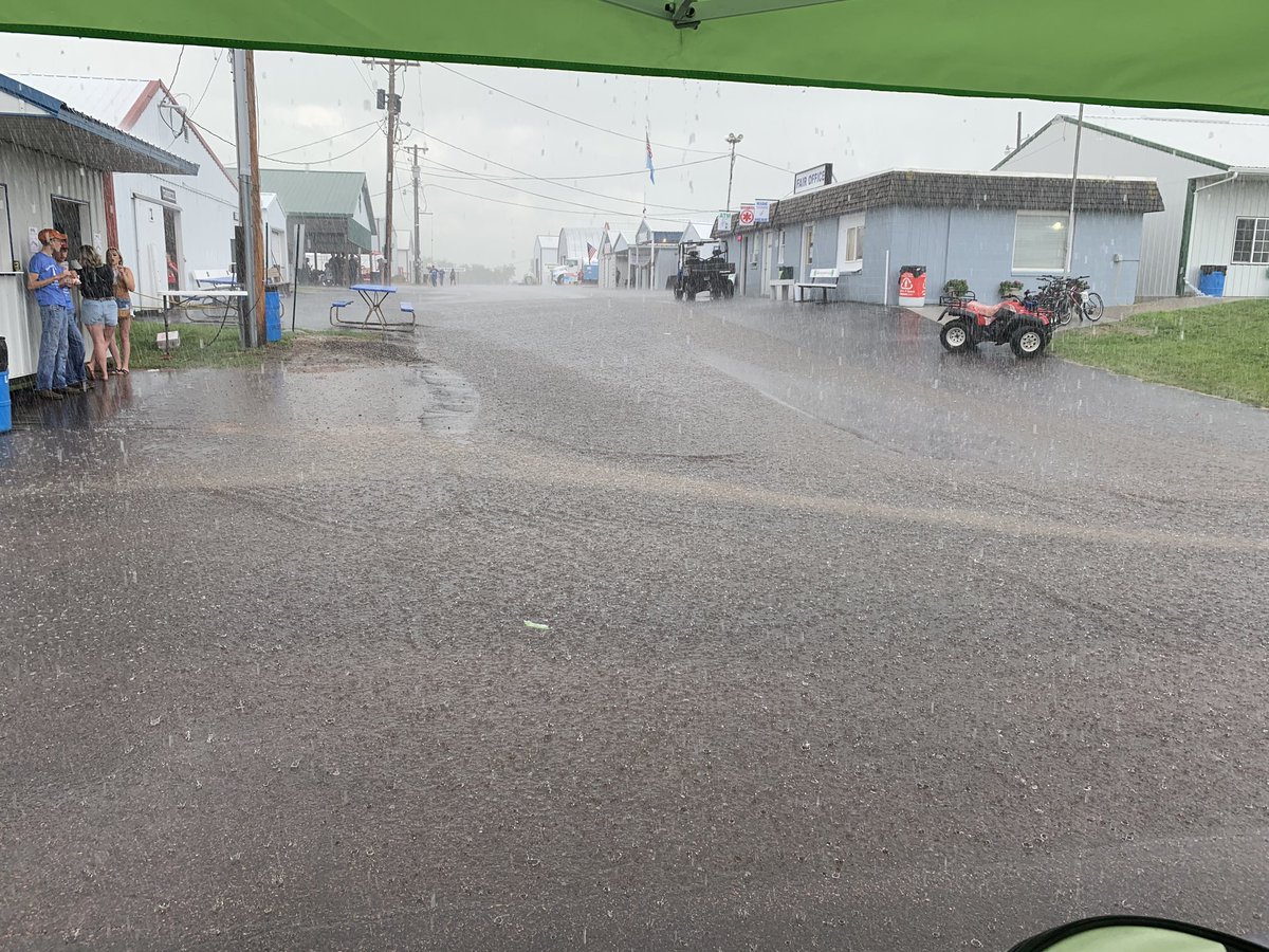 Love the Turner County Fair! Little bit of water never hurt <a href="/Leap_Comm/">Leap Communications</a> ! You staying dry over there <a href="/SenJohnThune/">John Thune</a> ?