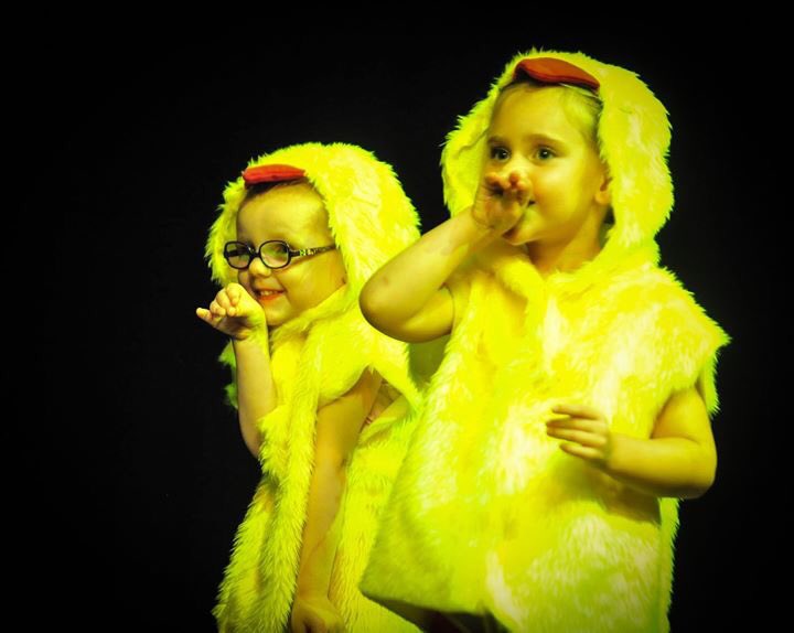 beatfeetdance's tweet photo. Look 👀 at our gorgeous chickens! 😍 #preschool #adorable #cute #show #team #chickenstrut #dance #preschooldance #perform #onstage #fluffy #ballet #childrensclass https://t.co/mu4ncjpP5K