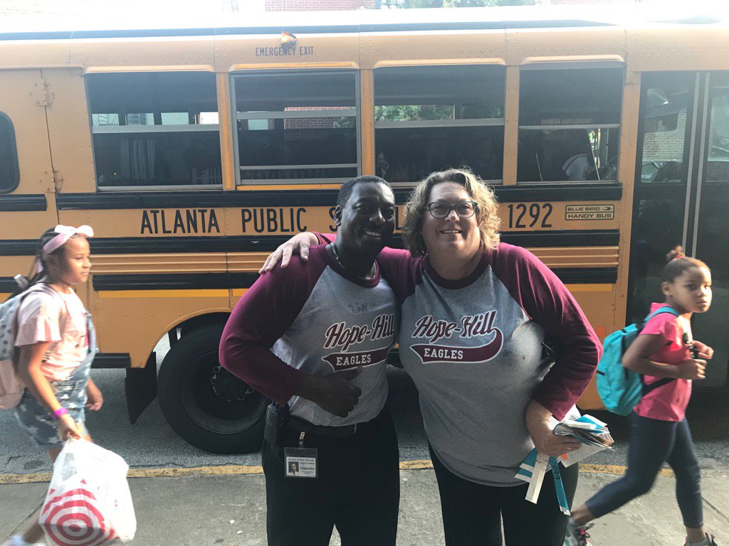DRice_PE's tweet image. Happy Day One at Hope Hill.  Thanks Maureen and company! @HopeHillElem @RobertsOF_7 @AssocSupBrown @CarstarphenMJ