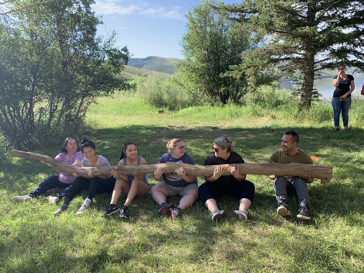 FINDCenter's tweet photo. FIND does Log PT! 
Thanks to #theculturecode and @us_navyseals, we were able to build culture and team work (literally!) 💪Although it is physically and mentally overwhelming, we enjoyed it because we worked together! Even had time for a selfie! 
#logpt #find #teamwork https://t.co/dqJqya0MQB