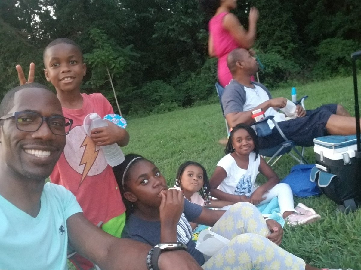 drakus79's tweet photo. @porchfestdc Anne Beers Movie Night, The Wiz https://t.co/hG5WjCRAbR