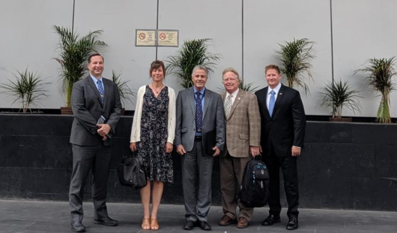 GrupoT21's tweet image. ⚓️#Marítimo: EU avala protección portuaria en México bit.ly/2OTyWW2

Por #RedacciónT21 #GrupoT21 #20Años #AniversarioT21 #RumboalETYL #ETYL2019 #Puertos #CódigoPBIP #TransporteMarítimo #SCT