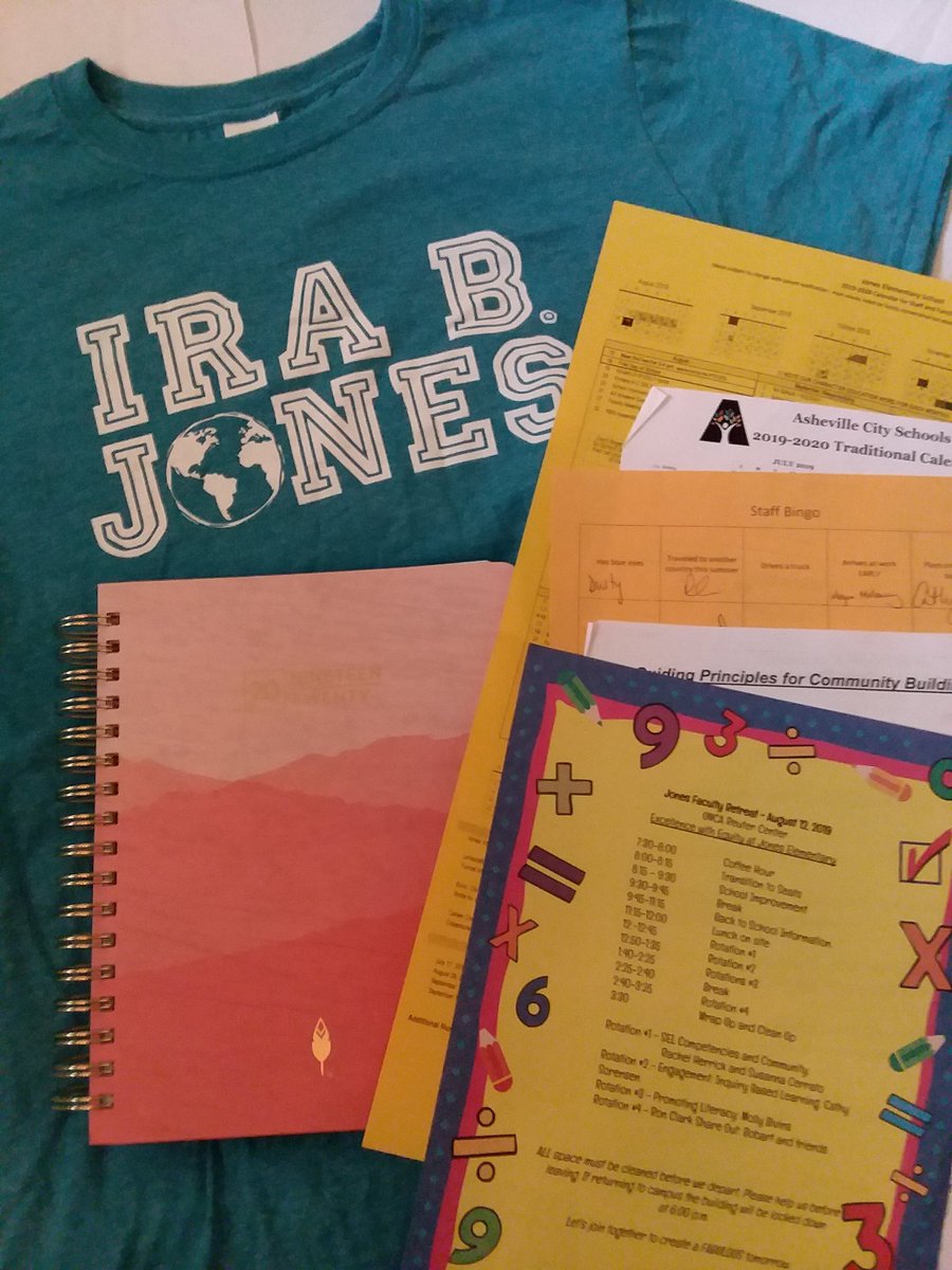 MsHowards5th's tweet photo. Awesome start to the new school year, kicked off with the best staff retreat ever.  Thanks for all the goodies and useful information @irabjones. And thank you @UNCA for use of the #ReuterCenter. There really is #NoPlaceLikeJones #JonesFabulousFourth #TheACSway https://t.co/9jToNMsAJA