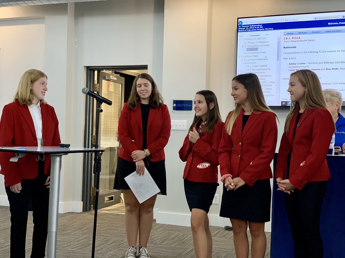 BBradfordFCPS's tweet photo. Congratulations to our @hhs_fccla students for amazing accomplishments in national level competition! #fccla @marlee_barton @AhrenWagner @JameeFlaherty @FTISSuper @mcbertasso @svarace https://t.co/nbDsOHKscX