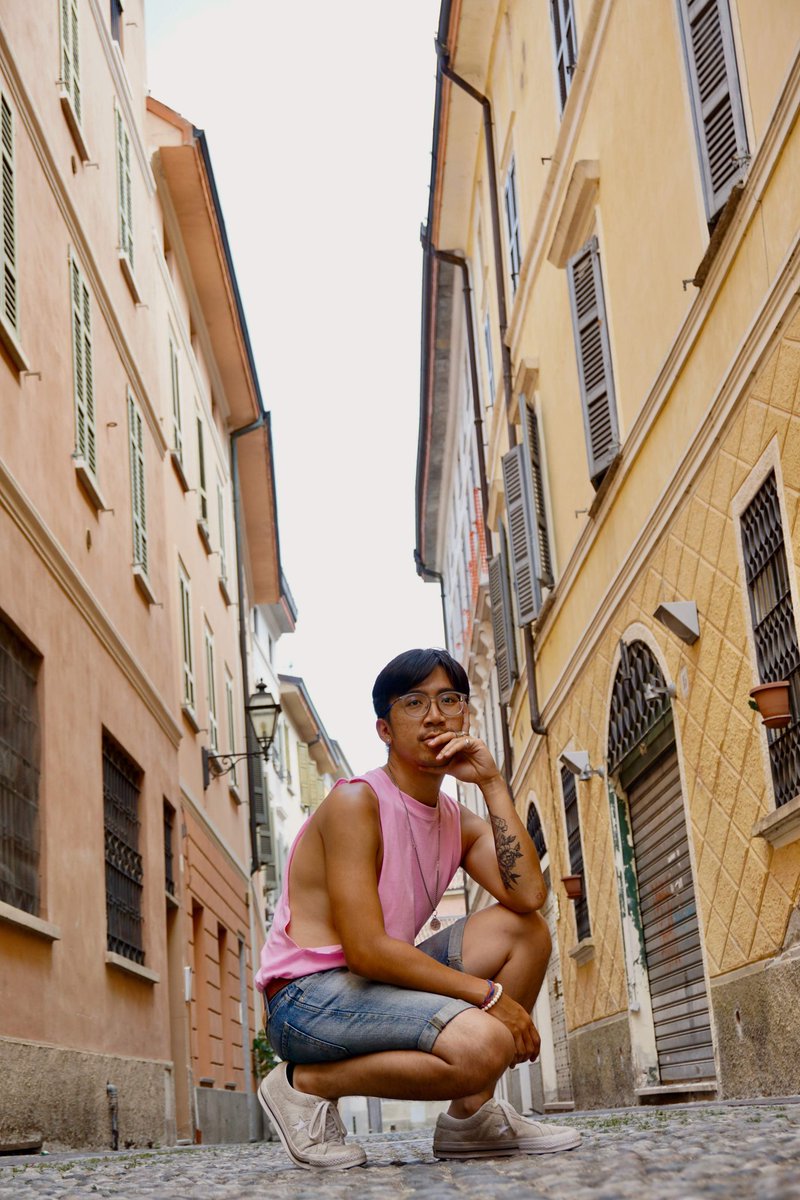 BasicKessy's tweet photo. fa fottutamente caldo qui ☀️ #LGBTQbaes https://t.co/tFTPmsasML