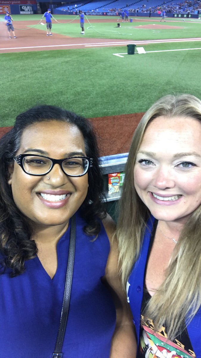 Natasha1981's tweet photo. Feeling fancy on the first base line! #RowOne #BlueJays #LetsGoBlueJays https://t.co/Yib7wCspUu
