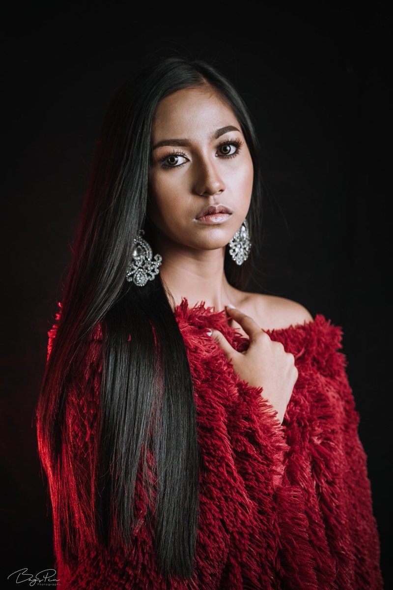 umtcshs's tweet photo. Let us witness and stand together with our candidates for the upcoming Mutya ng UM 2019!

Resa Han Blessy Pastor and Charlotte Miñoza representing the Department of Senior High School

Photo credits to: @bagssmash https://t.co/DwPpEnF8UC