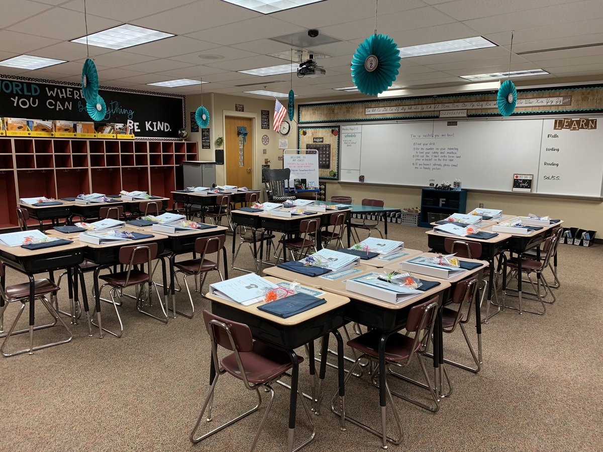 MrsFarrell_MTE's tweet photo. Had the BEST time meeting my awesome kiddos and their families tonight! Iโm so excited for tomorrow...itโs go time!!! #firstdayjitters #3rdgrade #3rdgradeteacher #firstdayofschool #letsdothething @MohawkTrailsEl https://t.co/wX4MlkR1F4