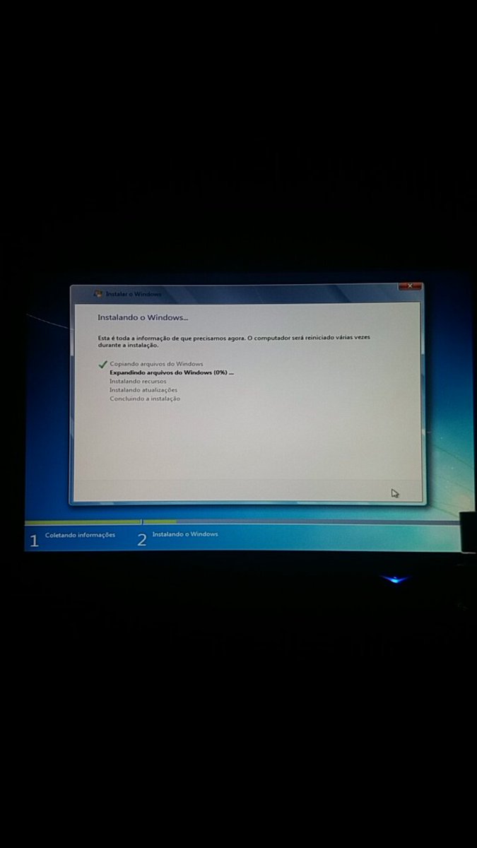 EdneyGuelere's tweet image. Ohh saudade de quando #formatar um PC dava dinheiro e era #profissão oficial. Agora virou só quebra galho pra #complementar a renda
