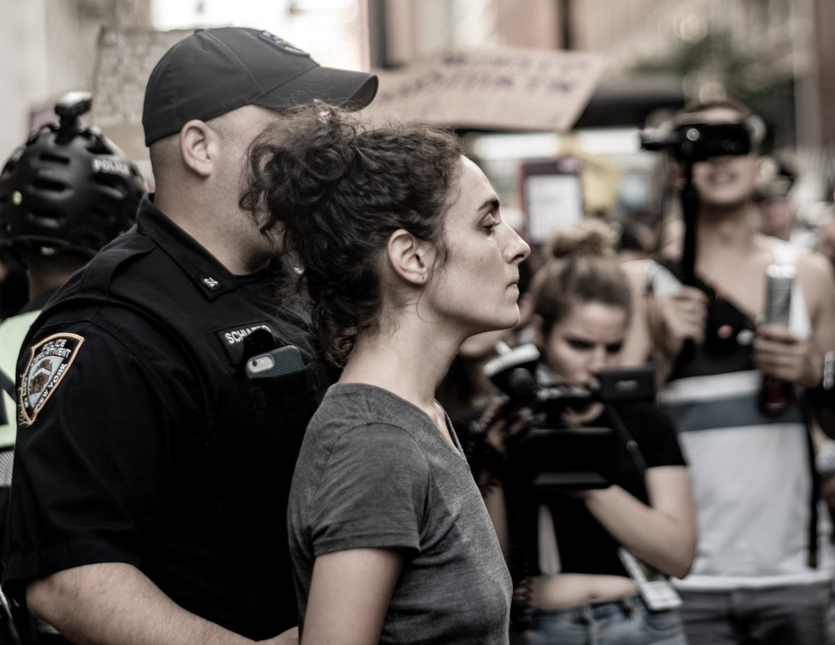@eframphoto. brave people arrested.