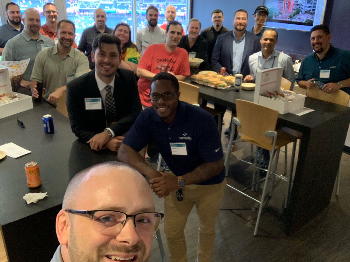 darinzook's tweet photo. Love spending time with our customers and partners @Nationals game tonight. Our customers are embracing the @vmwcf @vmwarevsan story! #hybridcloud @leecaswell selfie included! #vSAN #VCF @VMware https://t.co/cymXp3ktDb
