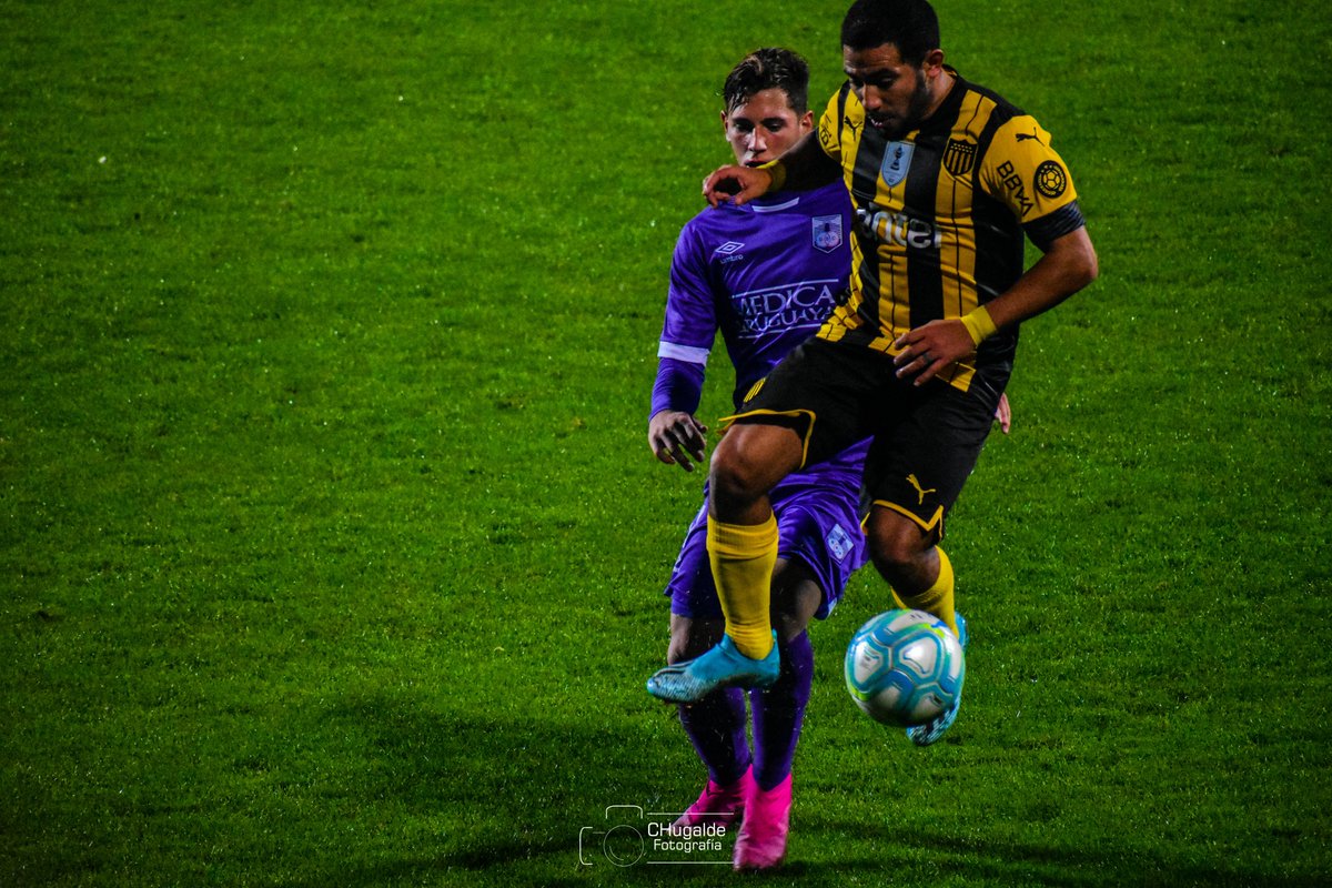 #INTERMEDIO ⚽️| Ya están todas las fotos del partido 
<a href="/DefensorSp/">Defensor Sporting</a> 2-2 <a href="/OficialCAP/">PEÑAROL</a>
 
Goles, patadas, rojas, alegría, color... todo!
Que las disfruten y no se olviden de seguir las redes

📸instagram.com/CHugaldeFotogr… (historias destacadas)
📸facebook.com/CHugaldeFotogr… (álbum completo)