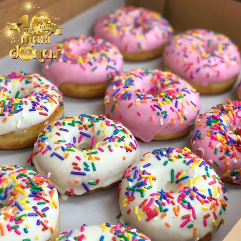 MaxiDonas_ve's tweet photo. ยฟQuiรฉn piensa que estรกs #MaxiRoscas llenas de color y sabor son la #Merienda perfecta para un lunes en la tarde? ยกNosotros sรญ! ๐ค Y sabemos que ustedes tambiรฉn ๐โโ๏ธ๐๐คค๐โฅ๏ธ๐ฉ #NoSonDonasSonMaxidonas #MaxiAmor #MaxiDonasVenezuela #Merienda #Alegria https://t.co/6Jlys988bO