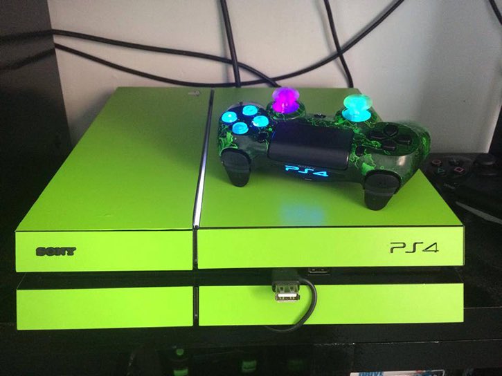 ElectronicWare5's tweet image. We are selling this custom Playstation 4 for 200 U.S. dollars.🔥 DM is if you are interested!