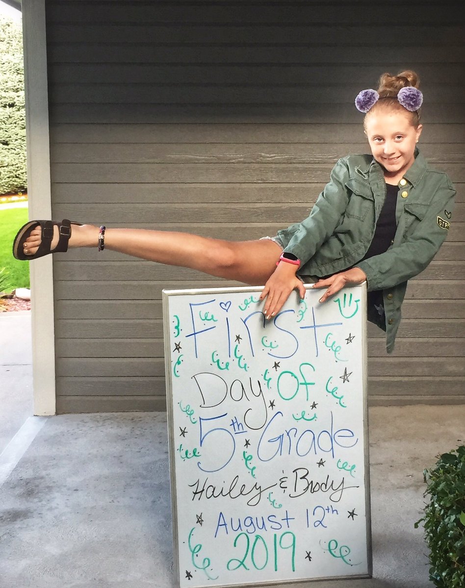MeganLinnell4's tweet photo. FIRST day of 5th grade!  
LAST year of elementary school!  
It’s a GOOD year to have a GOOD year! ❤️
#MPSFIRSTDAY @MPS_BlackElk @saun19 @jsutfin https://t.co/6icwgK7WC6
