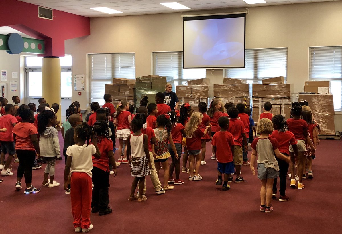 alnickrose's tweet photo. Specials got into full swing today! @TaylorvillePri1 students love our Music, Art, Computer, PE classes (which have run everyday) &amp; our wonderful librarian (and library collection)! We are truly #TPSBlessed ! #TaylorvilleGrown #TCSSLearnGrowAchieve https://t.co/MEUDCYNPeh