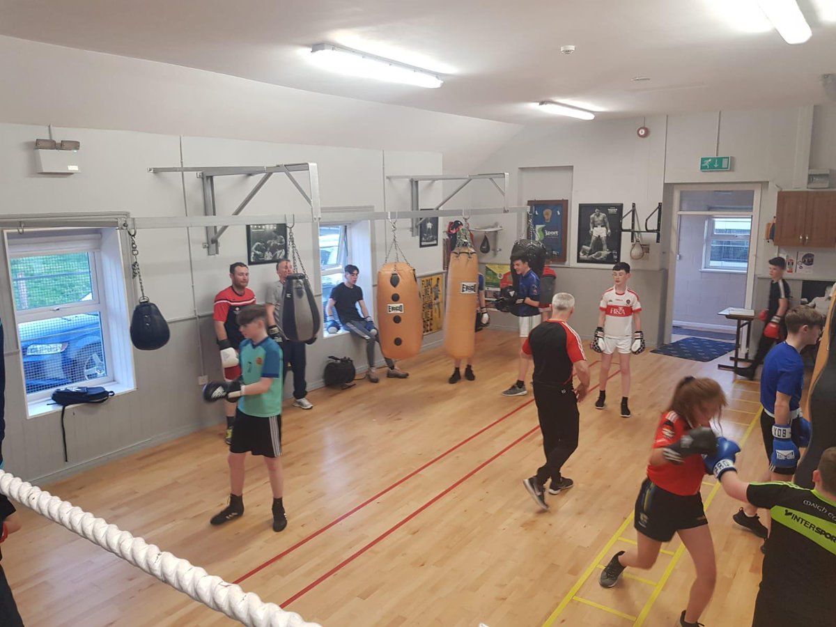 stjohnsabc's tweet photo. Training hard St Johns ABC &amp; Cookstown Boxing Club! This programme allows participants to spar, train and make new friends. The project is supported by the European Union’s PEACEIV Programme,which is managed by the Special EU Programmes Body and facilitated by Mid-Ulster  Council https://t.co/PxDMcicuJF