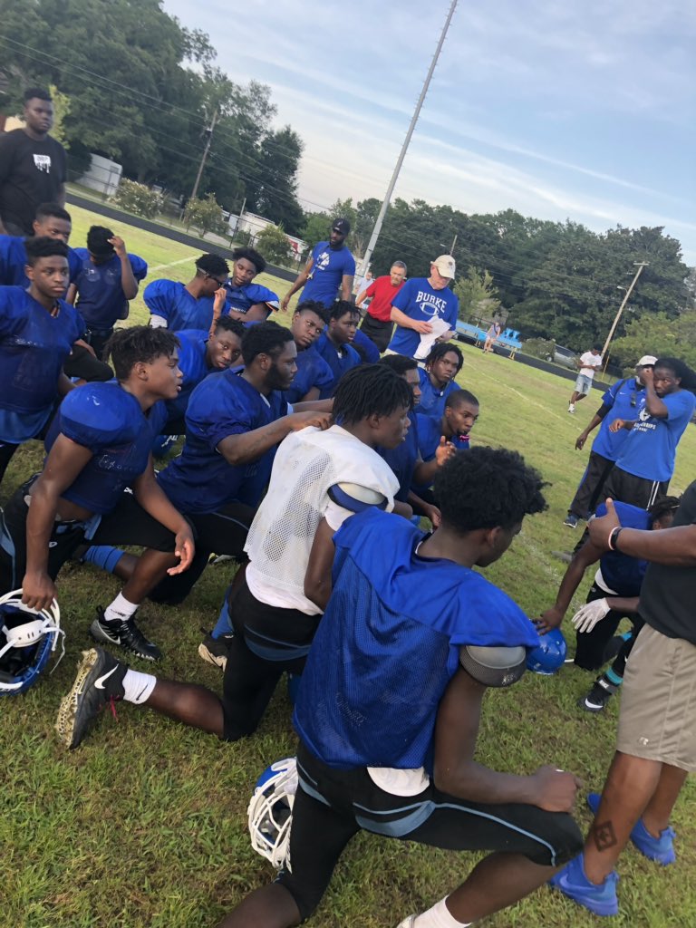 BHSBulldogsfoo1's tweet photo. Some good action today vs. military Magnet Academy https://t.co/4BQzy5JVug