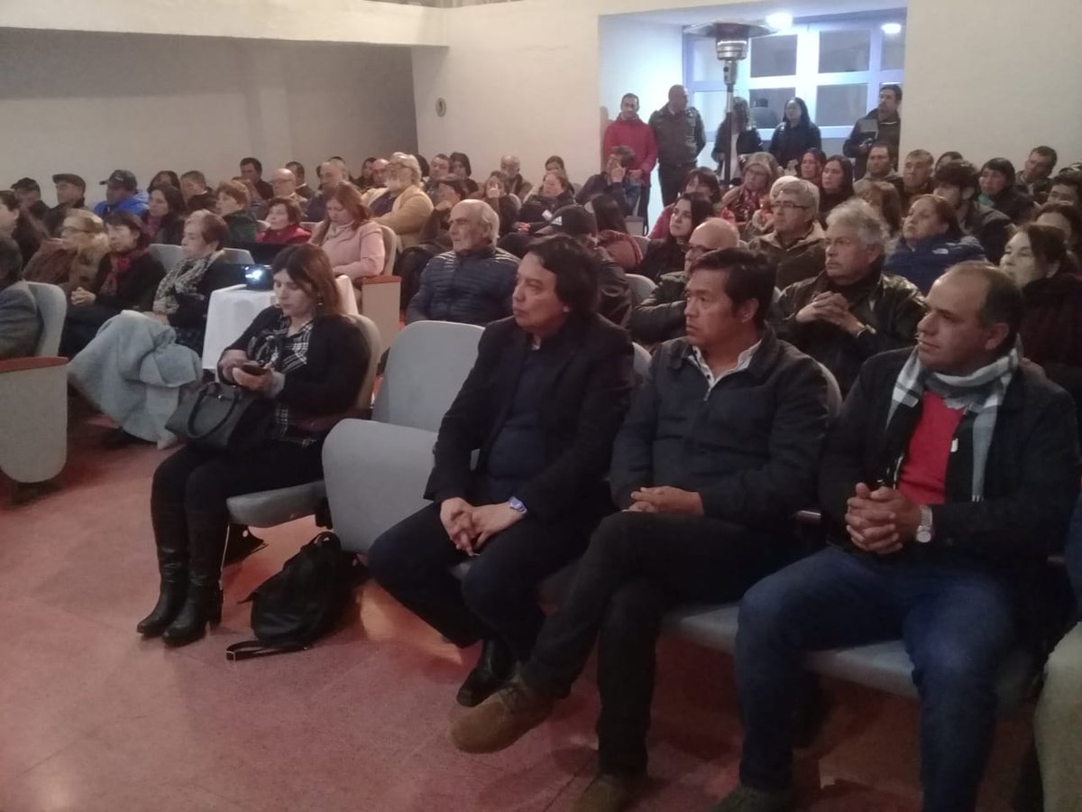 SabesqueC's tweet image. Lolol celebra en estos momentos el día de Dirigente Social. 
Con una gran asistencia el Municipio de Lolol hoy brinda un reconocimiento a sus Dirigentes. En esta oportunidad se dió a conocer la apertura del Fondo de Desarrollo Vecinal.
#DíadelDirigente #Lolol #comparte