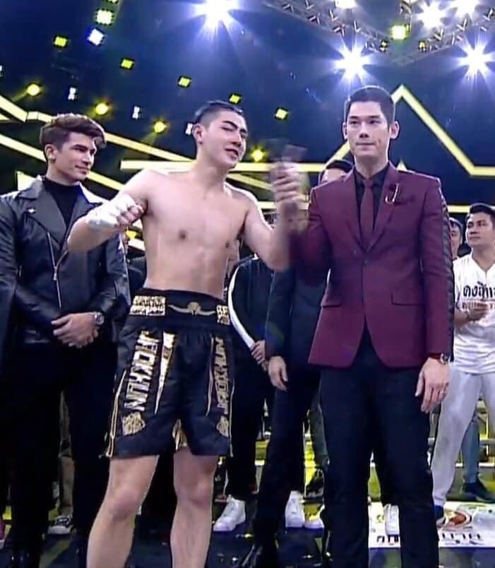 CaptivateNeung's tweet photo. มารยาทไม่ต้อง เพราะไม่มีตั้งแต่ไหนแต่ไรแล้ว #10Fight10 https://t.co/t1HNe26B9i
