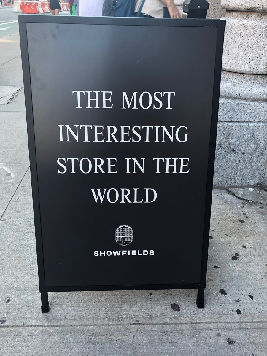 venturetwins's tweet photo. Stopped by @showfields_nyc today! 🛍️We didn't have time to do the guided experience/show (with a giant slide), but toured all 3 floors. Showfields calls itself the "department store of the future," but is laid out more like a collection of brand pop-ups. https://t.co/3ZhLWcl8If