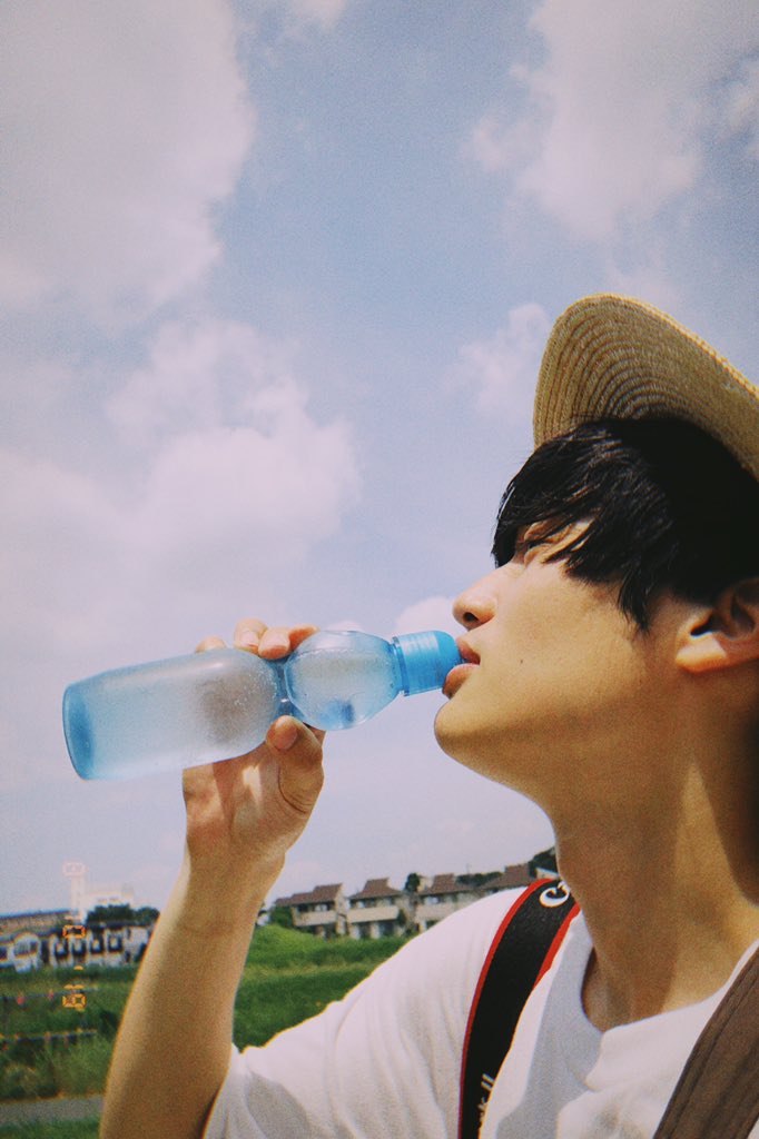paka_graphy's tweet photo. iPhoneで撮った時の自然な表情も、「僕たち」の夏休み感が出て好き
m / じんくん
#shotoniphone #nomography https://t.co/wF38XjIHMn