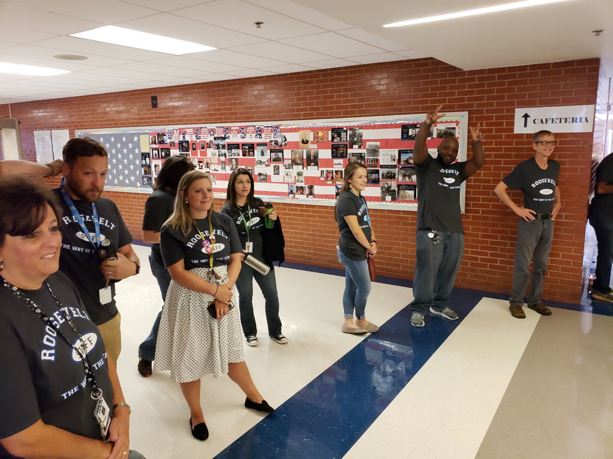 sfarley_84's tweet photo. These teachers were unbelievable today!!! #bestschool #OKCPSday1 @TheRoosevelt523 @BeckyFlynn1 @OKCPS https://t.co/VbQjHmnP31