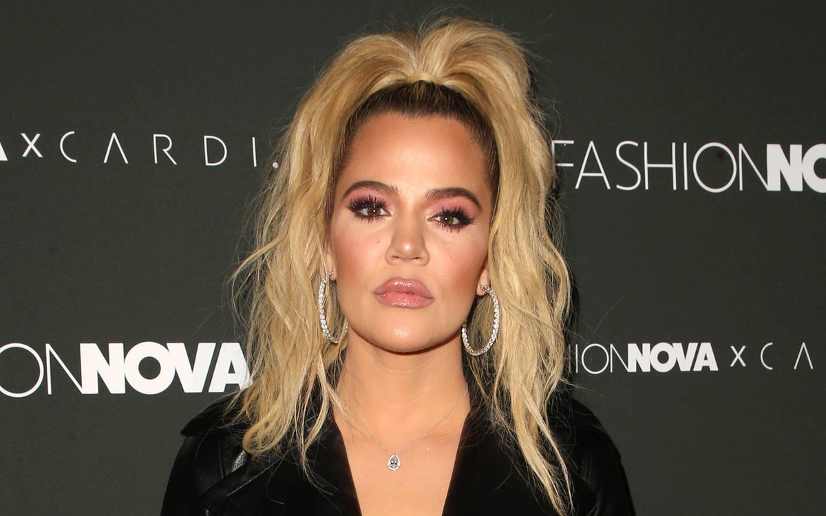 itslazyspice's tweet photo. All of these girls overdoing plastic surgeries just to end up looking EXACTLY like one another... I always have a hard time telling Khloe Kardashian apart from Karol G https://t.co/G0Lt7dNVfD