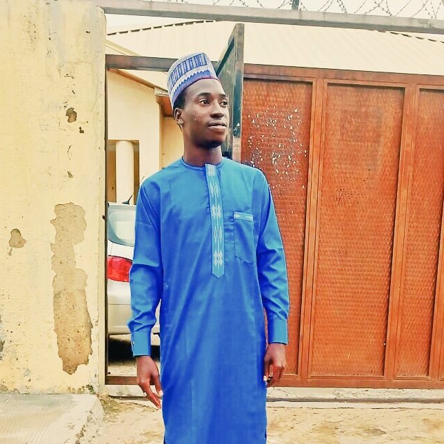 Itz_Pharookh's tweet photo. Wanted to post on the dee day but there was an excess of traffic on Tweeter so I decided to post when it is less congested.. 😂😂 
If material things are what u're talking abt when u said 'am blessed' then u have no idea what a BLESSING is…
#ISpeakLife  #BlueIsEverything https://t.co/uJMCE2J3hN