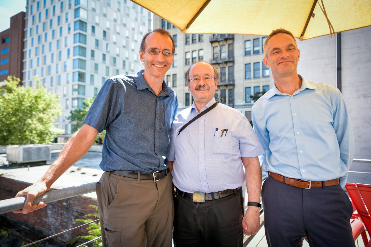 EarthAdvantage's tweet image. We had the honor of welcoming Physicist Amory Lovins to our office today!

Lovins, FRSA, is cofounder &amp;amp; Chief Scientist of Rocky Mountain Institute (RMI). buff.ly/2YTIW5m

@Rockymtninst @ZEReadyOregon @ZeroEnergyBldgs  @AESC

#energyefficiencyfirst  #integrativedesign