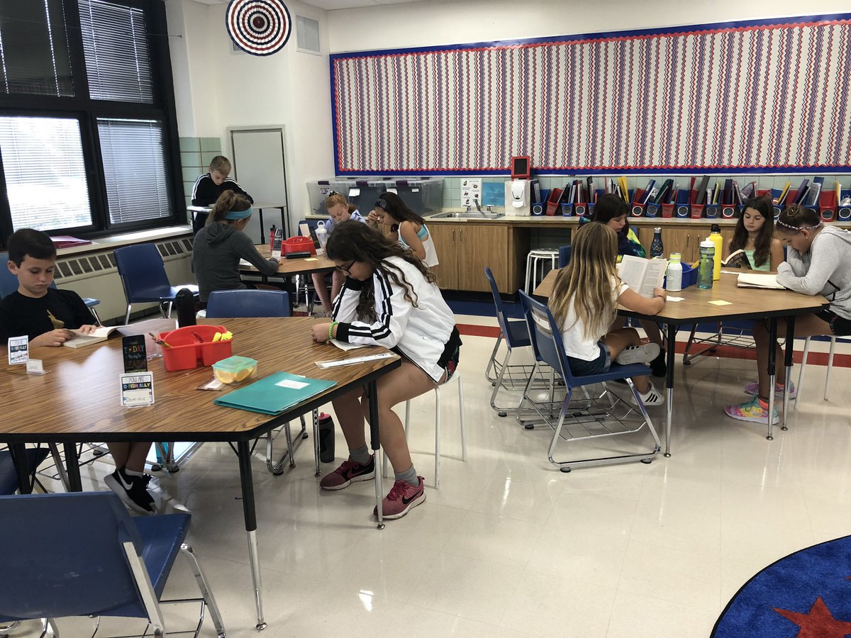 MrsPrejzner's tweet photo. Building our stamina so we can #readlikeaboss in fifth grade! https://t.co/b3pO66TzEz