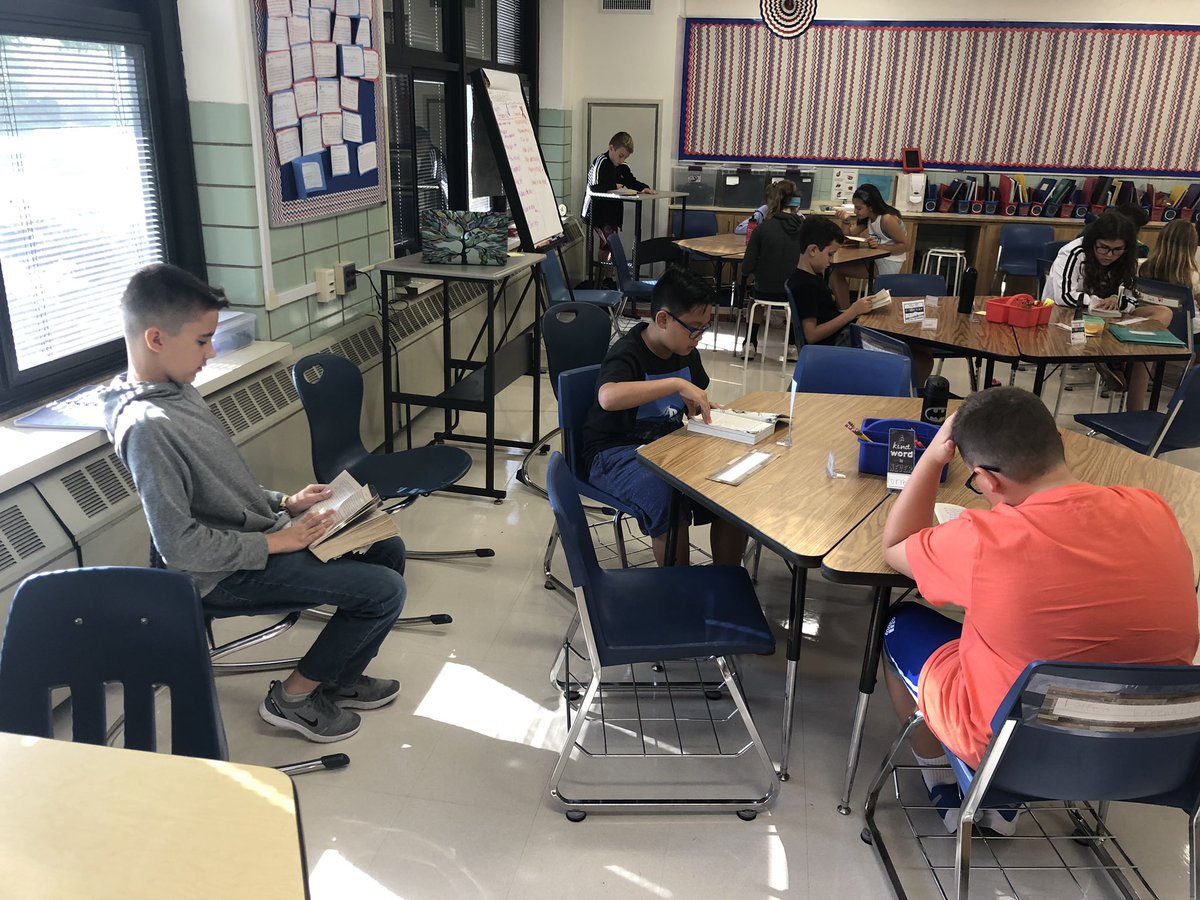 MrsPrejzner's tweet photo. Building our stamina so we can #readlikeaboss in fifth grade! https://t.co/b3pO66TzEz