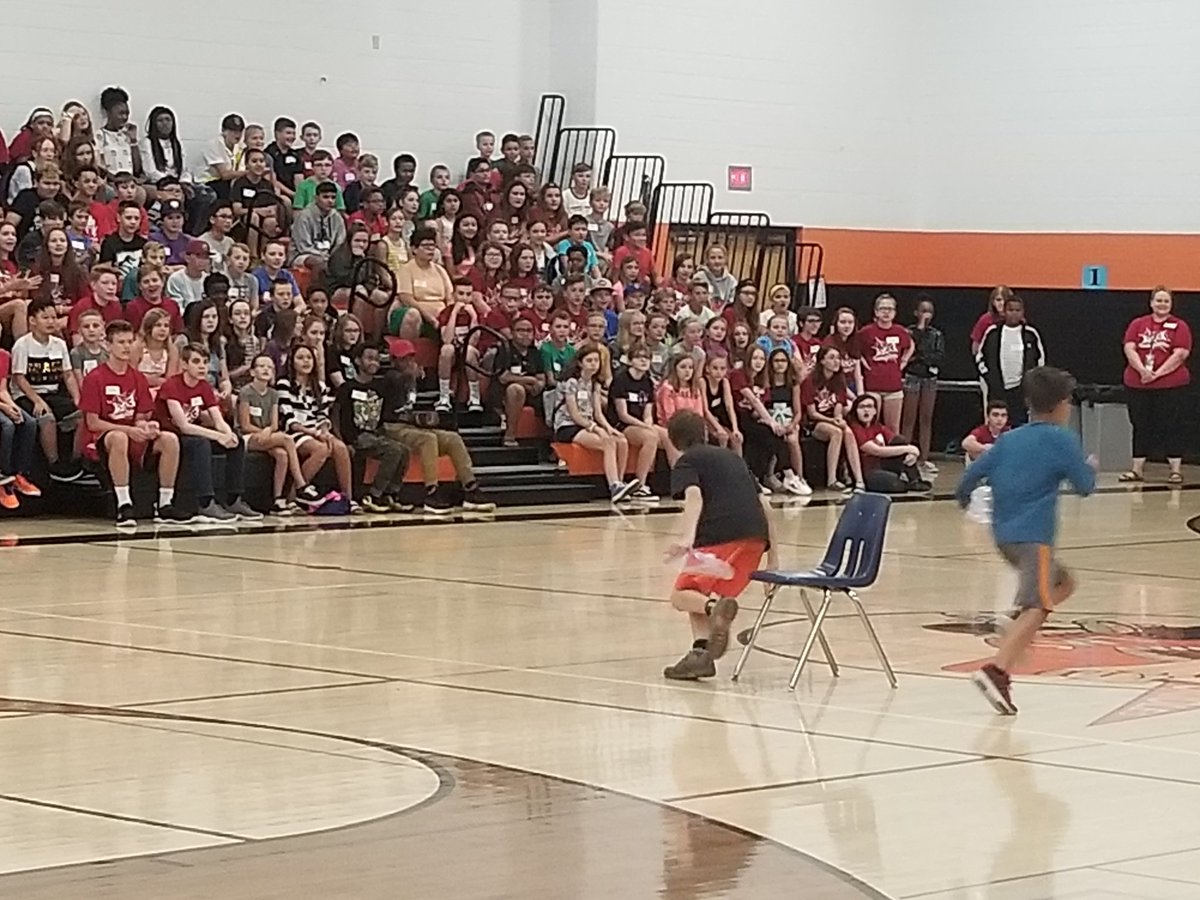 LarsonseSeth's tweet image. And we're back!!! Welcome 6th grade Orioles! #longfellowpride #webcrew #webleaders #classof2024