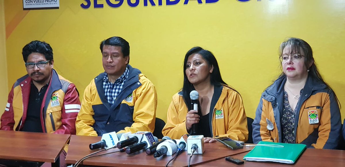 ElAltoAlcaldia's tweet photo. Conferencia de prensa de la alcaldesa Soledad Chapetón sobre la Campaña de Ayuda a la Chiquitanía.
TRANSMISIÓN EN VIVO: https://t.co/h10GnzTIGE
#PlayForAmazonas
#SOSChiquitania
#SOSAmazonas
#GestiónSole
@realSoleChapeT
@redbolivision
@RedUnoBolivia
@ATBDigital
@noticiasfides https://t.co/O6ceTW9IkY