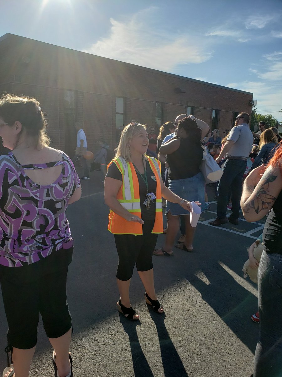 Danielle Chatelain tweet media