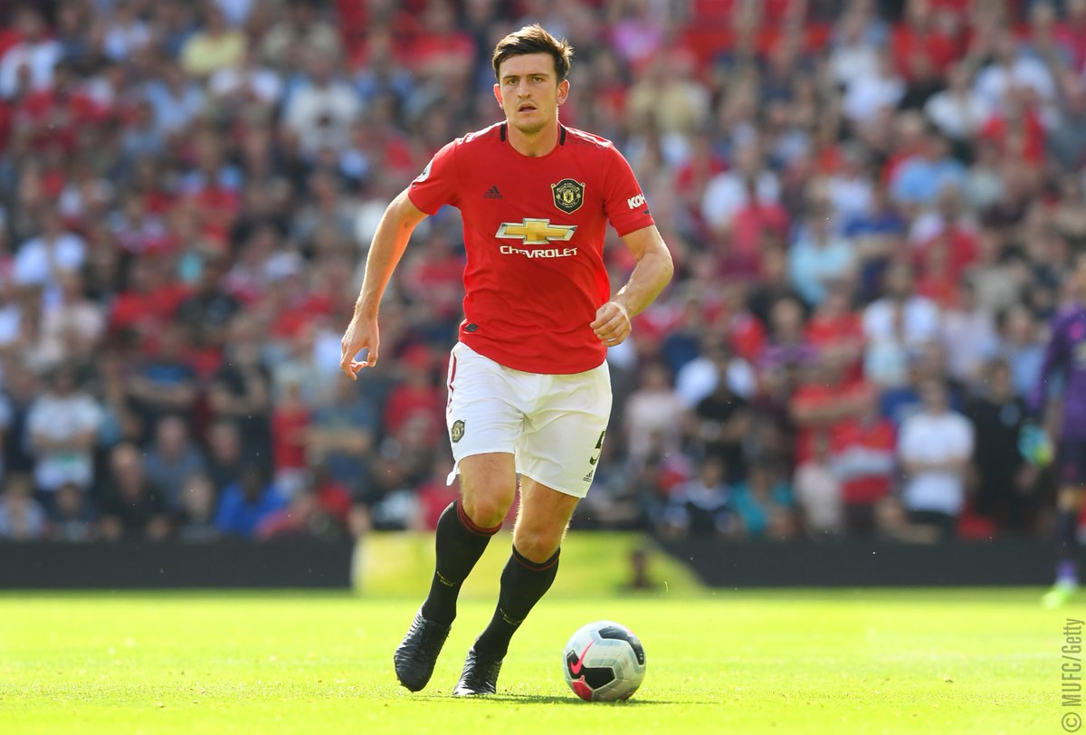 🗣️ "He’s a very nice guy, very humble, and he's settled in perfectly.

"We’ll keep helping him, but he’s already shown everyone on the pitch that he’s ready for this club.” — <a href="/DalotDiogo/">Diogo Dalot</a> on <a href="/HarryMaguire93/">Harry Maguire</a>. #MUFC