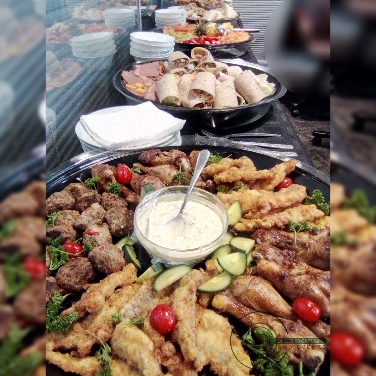 Bhobho_Catering's tweet photo. Everyone is a genius, at least once a year. The real geniuses simply have their bright ideas closer together.
.
#BhobhoCatering
#TuesdayMotivation
#Foodie
#ChooseDay
#LunchThings
#TuesdayThoughts https://t.co/qRSqzr5i7T