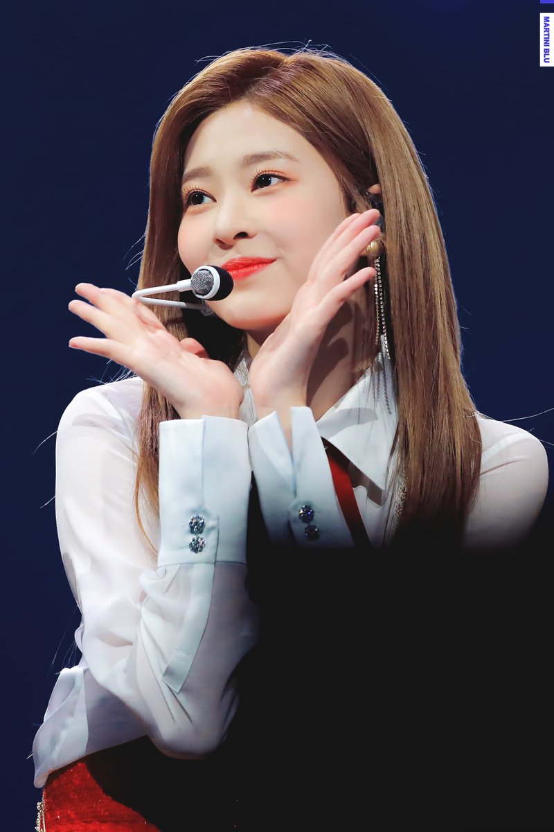 martini_blu's tweet photo. 190817 김민주 

#IZONE #아이즈원 #김민주 #キムミンジュ https://t.co/7M2QwA3Kxt