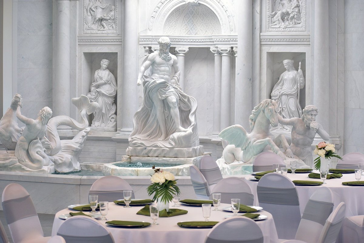 Check out the Trevi Fountain's dramatic #TransformationTuesday here at the Delta Hotel! #DeltaHotel #Marriott #Indianapolis #VisitIndy #TreviFountain