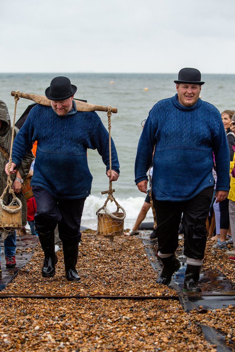 Oyster_Fest's tweet photo. The Landing of the Oysters at #WOF19

A big thank you to @WhitstableRocks for sponsoring this key event of the Whitstable Oyster Festival's tradition! https://t.co/u5o1uJktfk