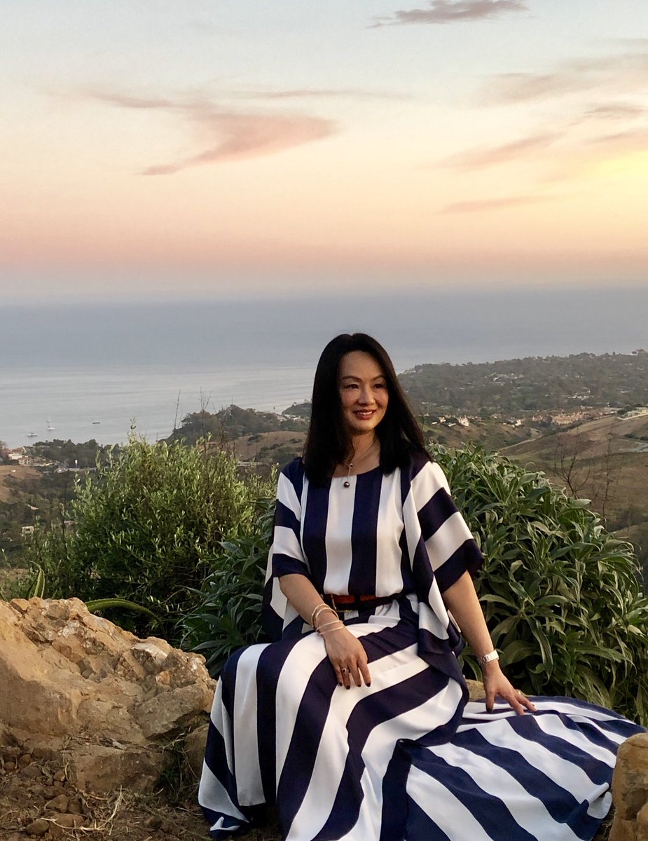 DrBridgitte's tweet image. Looking back at #visionoptique’s 20th Anniversary with a grateful heart!

Excited for what’s ahead in the next 20 years!

Follow @visionoptique for all the festivities!

#optometry #digitaleyedoc #digitaleyehealth
#dryeye #antiagingeyecare #ocularaesthetics