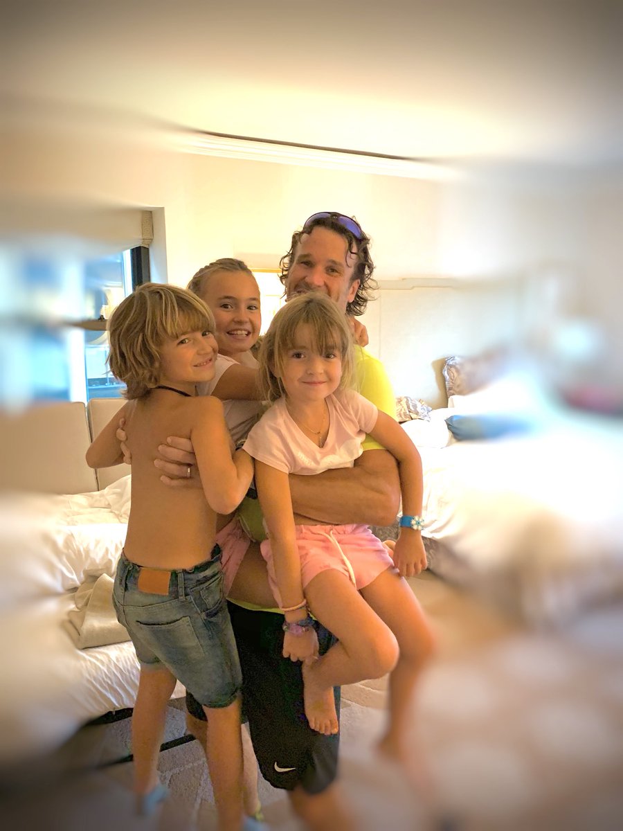 carolina cerezuela (@carolcerezuela) on Twitter photo Puedes con los 3 y con los 43, FELIZ CUMPLEAÑOS mi amor ! Que suerte tenerte , te reamamos ! ❤️❤️❤️❤️ <a href="/Charlymoya/">Carlos Moya</a> Puedes con los 3 y con los 43, FELIZ CUMPLEAÑOS mi amor ! Que suerte tenerte , te reamamos ! ❤️❤️❤️❤️ <a href="/Charlymoya/">Carlos Moya</a>