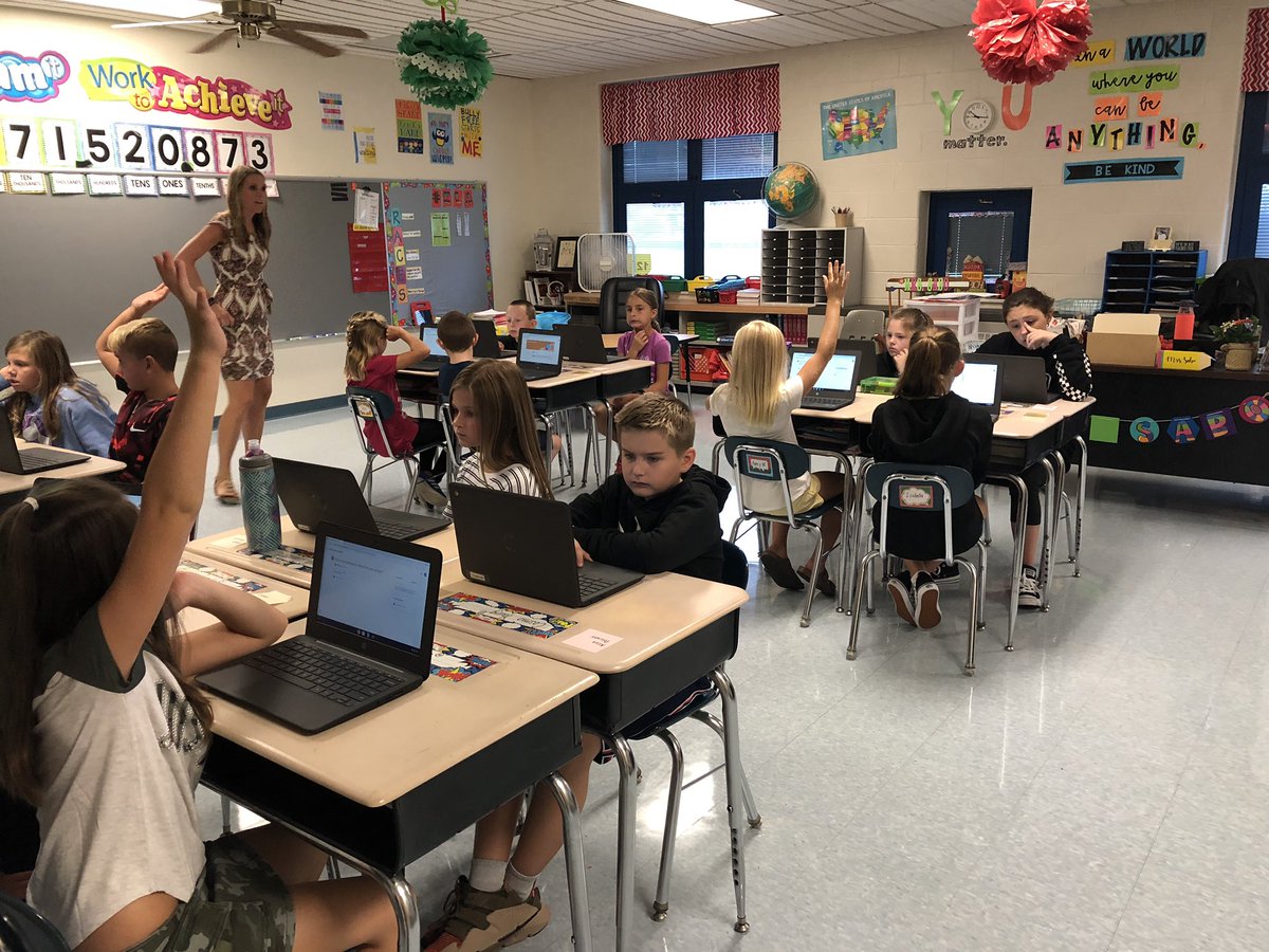 johncortazzo's tweet image. Day #2 in Mrs. Sabo’s 4th grade class Ss getting signed into their new #GoogleClassroom and jumping into #geography #youghsd #youghrocks