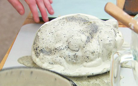GlamourMagUK's tweet photo. As #GBBO returns tonight, lets take a moment to remember those who have fallen before us. #BakedAlaskaGate https://t.co/MVrmT1X9Kn