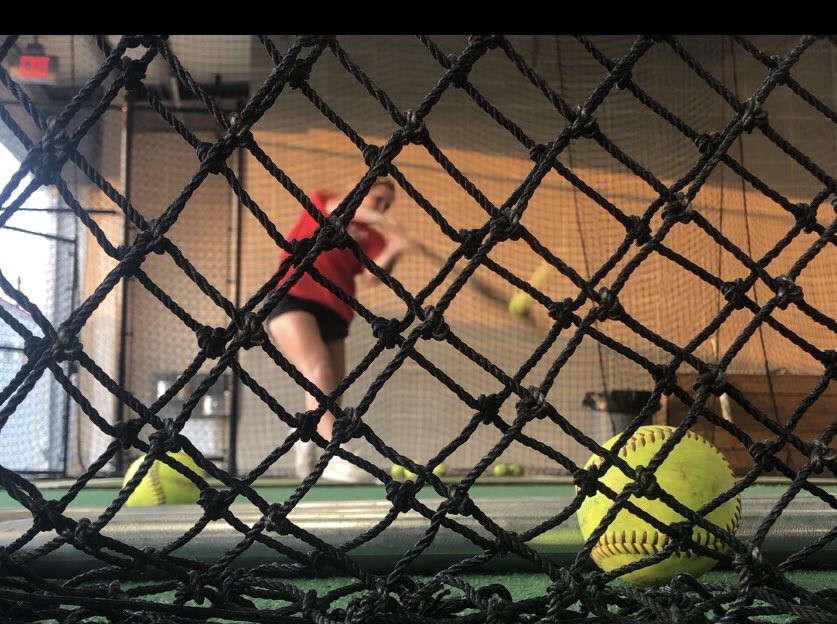 tlcwiggins12's tweet photo. Putting some work in after volleyball practice!  #determination #weekdayroutine #doesntlikemyvideopostings 🤣 #settlingforapic @CoachWiggins12 @hannahhhreneee https://t.co/TSam9SasTP