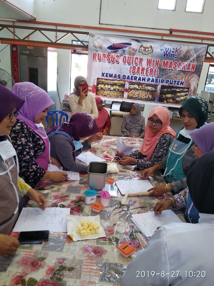 MARDI_PP's tweet photo. Menarik hari ini khas untuk usahawan Pasi Puteh berkampung 3 hari di testbed Pasir Puteh belajar proses produk bakeri. Terima kasih KEMAS kerjasama padu https://t.co/ZjQP4npZcs