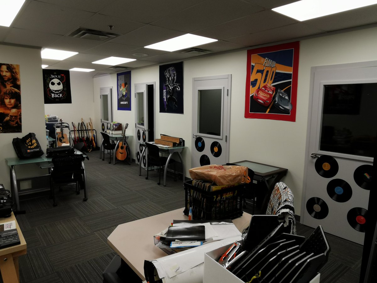 BoyleStreetEd's tweet photo. Registration for school starts tomorrow! We have small classes, flexible schedules and plenty of new things to explore (check out the new studio space, for example!!)

Breakfast and coffee are on at 8:30 tomorrow morning! See you there! #yegdt #schools https://t.co/ZxYNy7D3bt