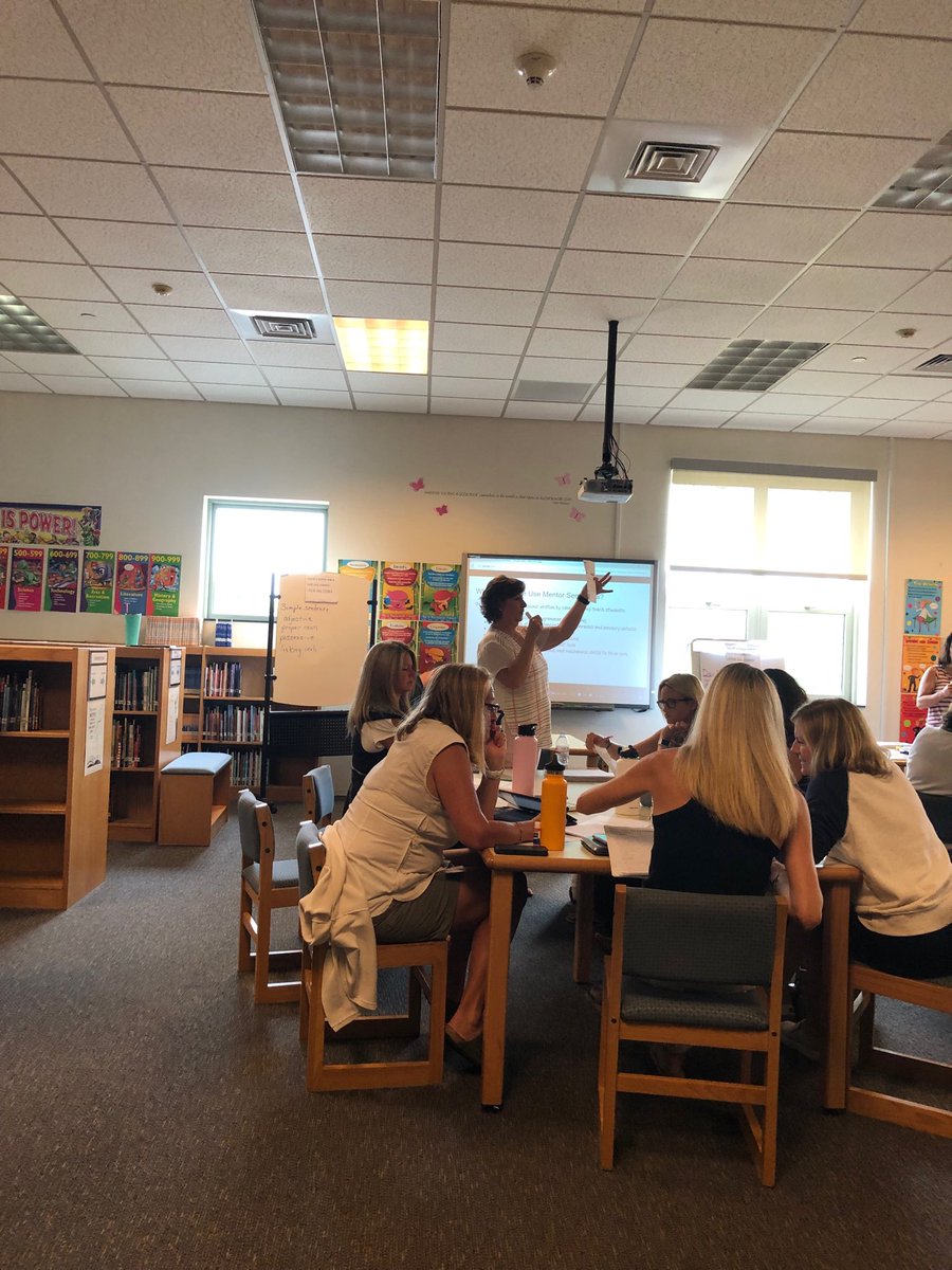 ⁦@UESPrincipal⁩ ⁦@chucklentzsuper⁩ Mrs. Gale leading a session on mentor sentences at the UES opening faculty meeting. Welcome back teachers!