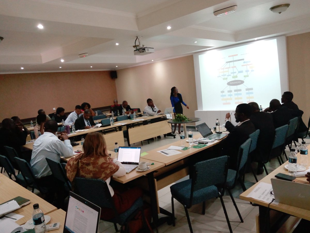 REACHTRUSTMW's tweet image. Ntchisi District Medical Officer, Dr Grace Momba making a presentation at the ongoing National Workshop.
Interesting success stories coming out.
#teamperform
#teamreachtrust
#teammoh
#teamQMD